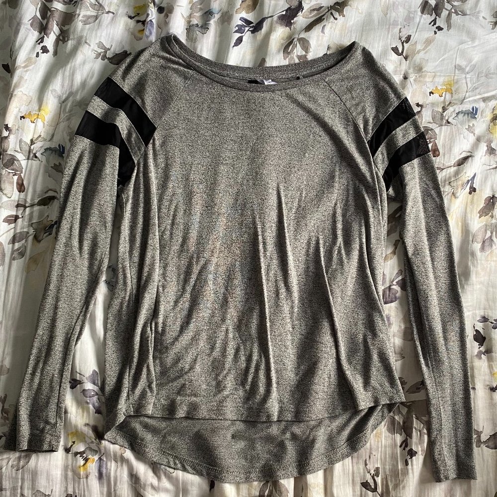 S H&M Heather Gray Long Sleeve Tee